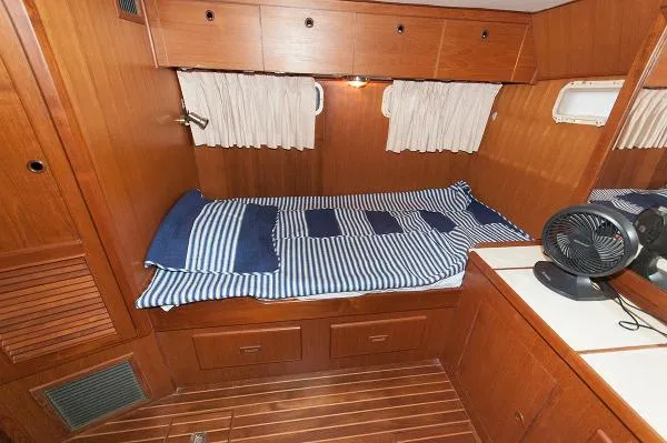 Slide: The Image of President 41 Double Cabin 1986 - 10