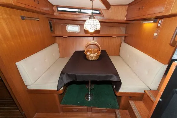 Slide: The Image of President 41 Double Cabin 1986 - 4