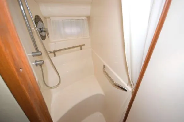 Slide: The Image of Sea Ray 390 Sundancer (MD) 2005 - 10