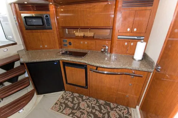 Slide: The Image of Sea Ray 390 Sundancer (MD) 2005 - 6