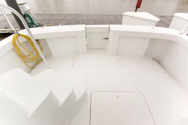 Slide: The Image of Mainship 390 Trawler (MD) 1999 - 11