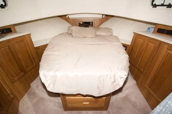Slide: The Image of Mainship 390 Trawler (MD) 1999 - 8