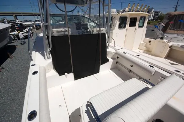Slide: The Image of Robalo R235 Walkaround w/ Trailer 2005 - 4