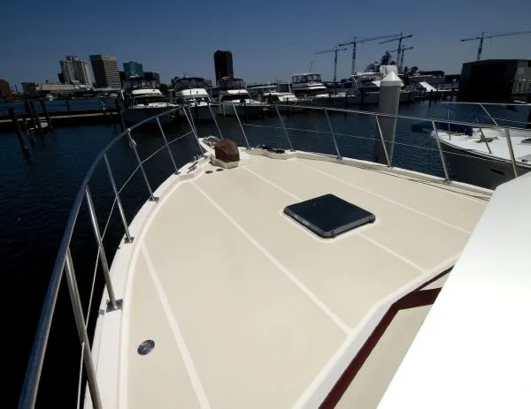 Slide: The Image of Ponderosa Trawler Motor Yacht VA 1985 - 10