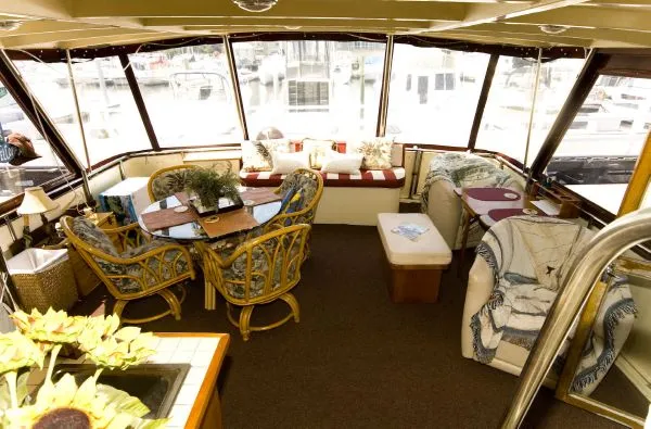 Slide: The Image of Ponderosa Trawler Motor Yacht VA 1985 - 11