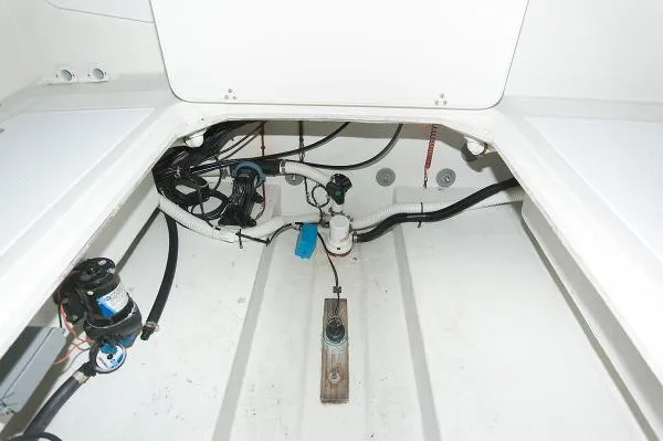 Slide: The Image of Osprey Pilothouse 24 Fisherman 2006 - 9