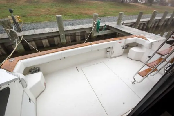 Slide: The Image of Sea Ray 345 Sedan Bridge 2 STATEROOM (MD) 1989 - 2