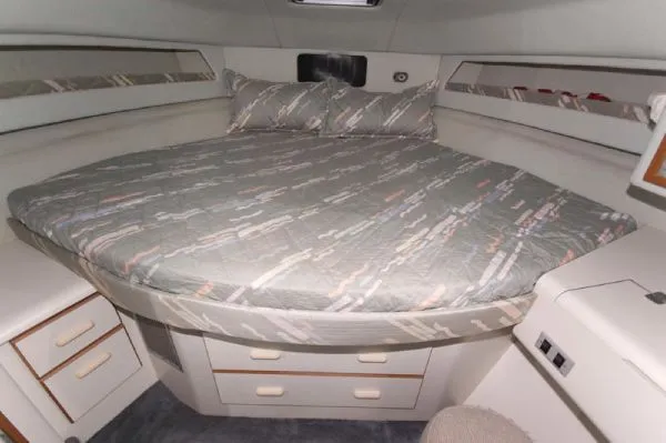 Slide: The Image of Sea Ray 345 Sedan Bridge 2 STATEROOM (MD) 1989 - 6