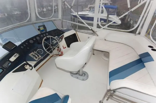 Slide: The Image of Sea Ray 345 Sedan Bridge 2 STATEROOM (MD) 1989 - 9