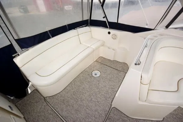 Slide: The Image of Rinker 270 Express Cruiser (MD) 2004 - 10