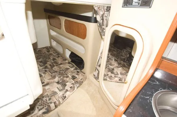 Slide: The Image of Rinker 270 Express Cruiser (MD) 2004 - 5