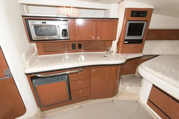 Slide: The Image of Sea Ray 320 Sundancer 2005 - 11