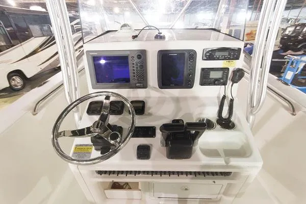 Slide: The Image of Sea Hunt Triton 260 2007 - 10