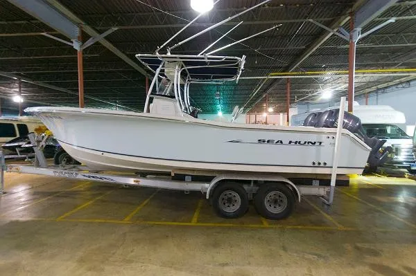 Slide: The Image of Sea Hunt Triton 260 2007 - 3