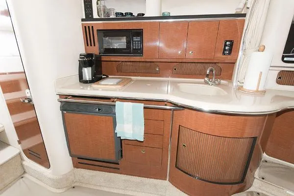 Slide: The Image of Sea Ray 310 Sundancer 2002 - 11