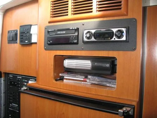 Slide: The Image of Four Winns 378 Vista 2003 - 10