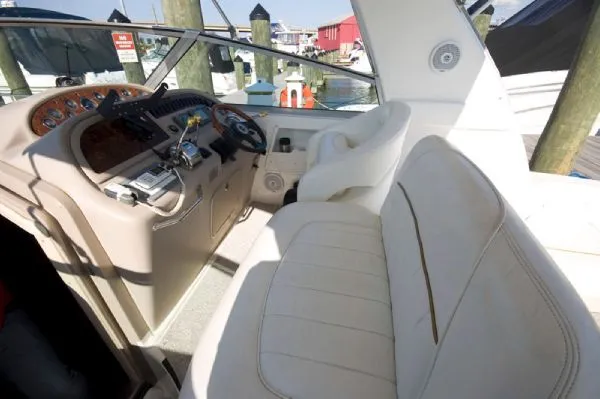Slide: The Image of Sea Ray 310 Sundancer MD 2002 - 9