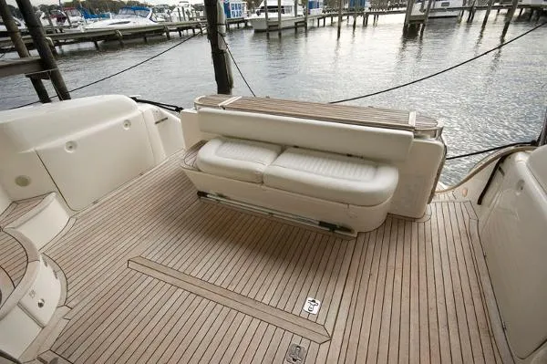 Slide: The Image of Sealine T51 2000 - 10