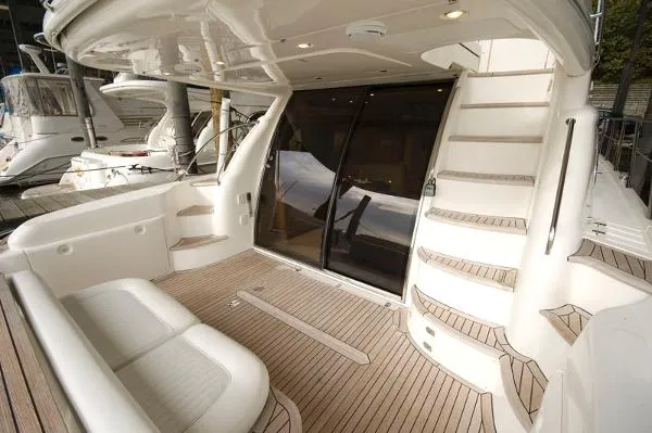 Slide: The Image of Sealine T51 2000 - 6
