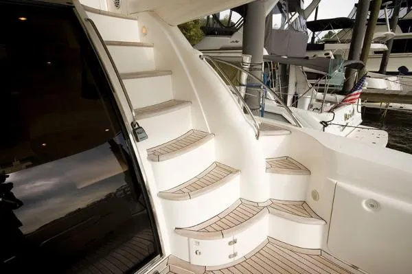 Slide: The Image of Sealine T51 2000 - 8