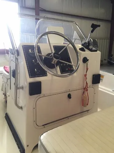 Slide: The Image of Boston Whaler 17 Montauk 2001 - 3