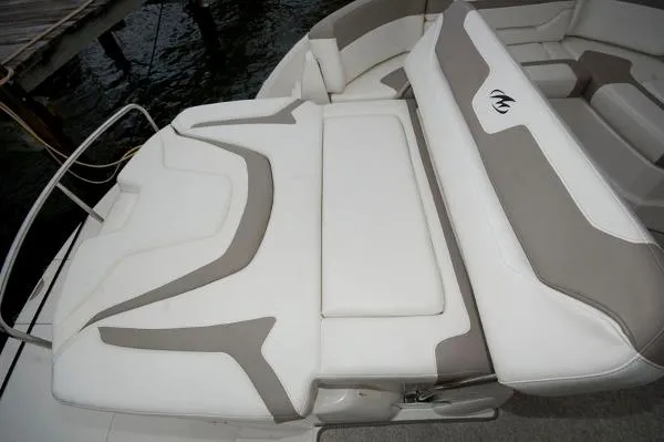 Slide: The Image of Monterey 400 Sport Yacht With IPS I 2009 - 4