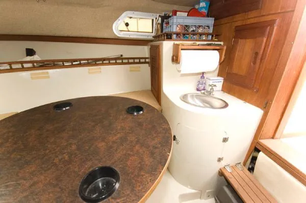Slide: The Image of Boston Whaler 27 in MD 1985 - 3