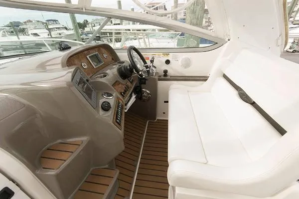 Slide: The Image of Rinker 360 Express Cruiser 2009 - 5