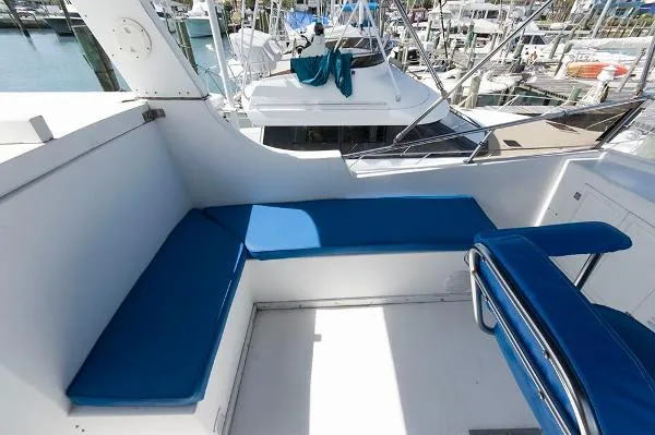 Slide: The Image of Marine Trader 36 Sundeck 1987 - 7