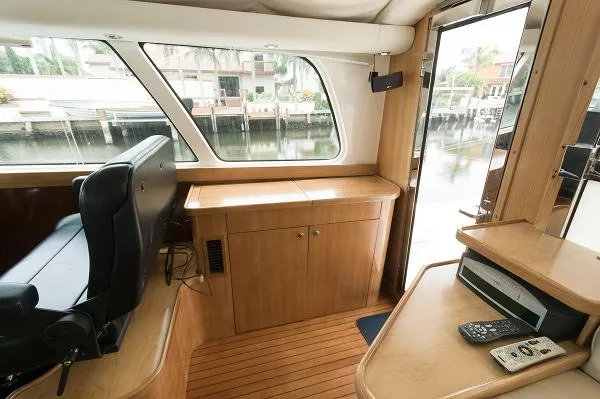 Slide: The Image of Tiara 5200 Sovran Salon 2004 - 7