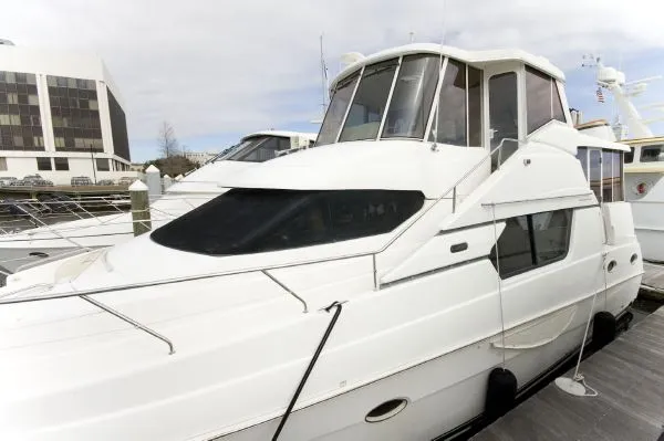 Slide: The Image of Silverton 453 Motor Yacht Fully Glass Enclosed 1999 - 0