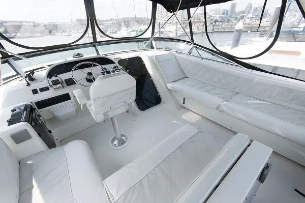 Slide: The Image of Bayliner 4788 Pilot House Motoryacht 1996 - 4