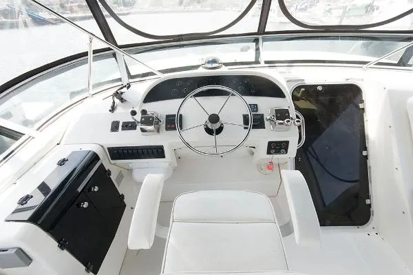 Slide: The Image of Bayliner 4788 Pilot House Motoryacht 1996 - 6