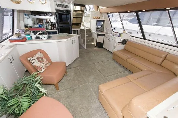Slide: The Image of Bayliner 4788 Pilot House Motoryacht 1996 - 8