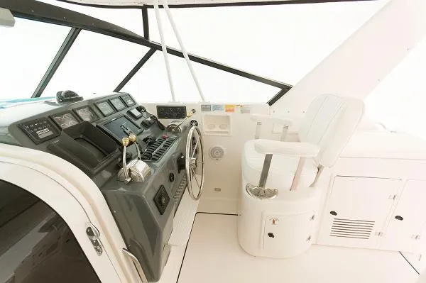 Slide: The Image of Tiara 4300 Open 2000 - 3