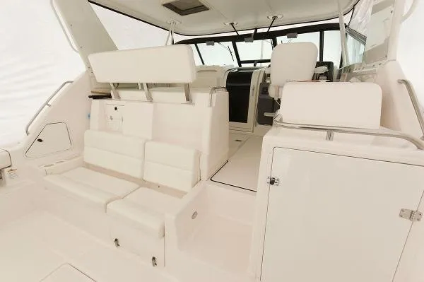 Slide: The Image of Tiara 4300 Open 2000 - 8