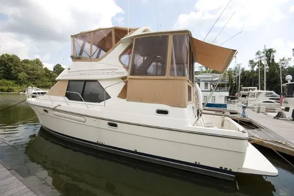 Slide: The Image of Bayliner 4087 Aft Cabin Motoryacht 1999 - 0