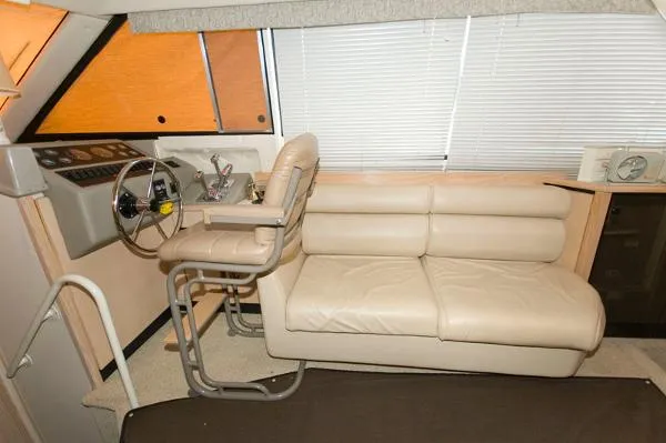 Slide: The Image of Bayliner 4087 Aft Cabin Motoryacht 1999 - 11