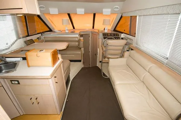Slide: The Image of Bayliner 4087 Aft Cabin Motoryacht 1999 - 6