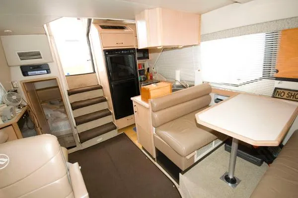 Slide: The Image of Bayliner 4087 Aft Cabin Motoryacht 1999 - 9