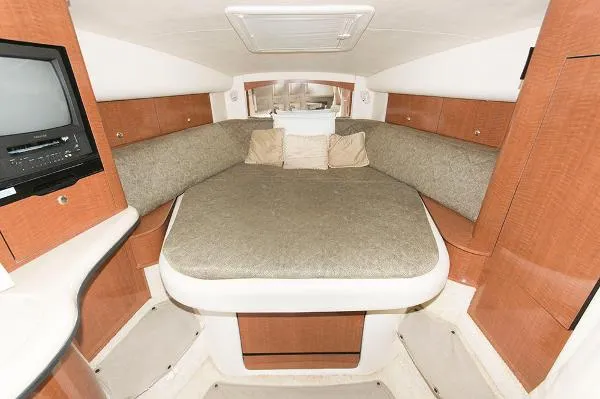 Slide: The Image of Sea Ray 320 Sundancer 2003 - 10