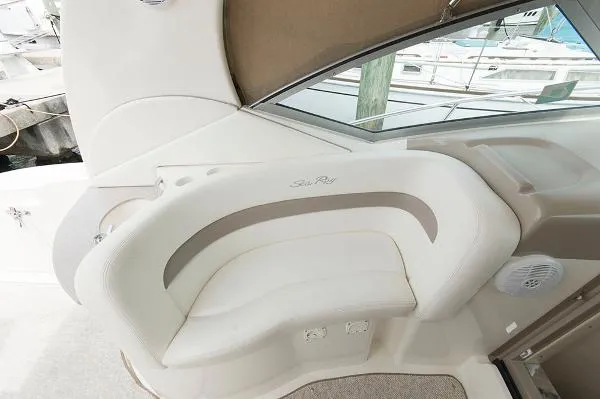 Slide: The Image of Sea Ray 320 Sundancer 2003 - 7