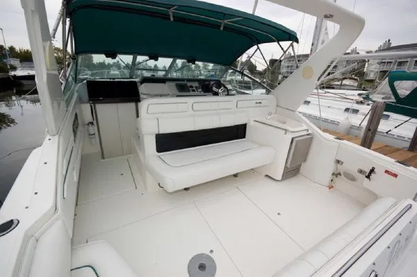 Slide: The Image of Sea Ray 330 Sundancer (MD) 1994 - 10