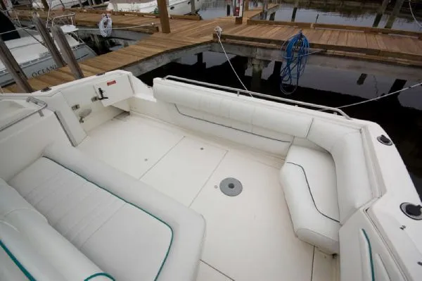 Slide: The Image of Sea Ray 330 Sundancer (MD) 1994 - 3