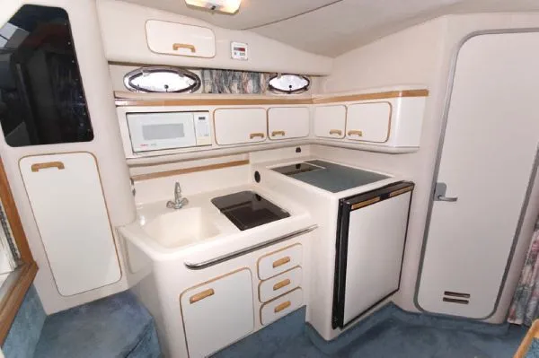 Slide: The Image of Sea Ray 330 Sundancer (MD) 1994 - 6