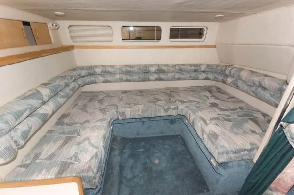 Slide: The Image of Sea Ray 330 Sundancer (MD) 1994 - 9