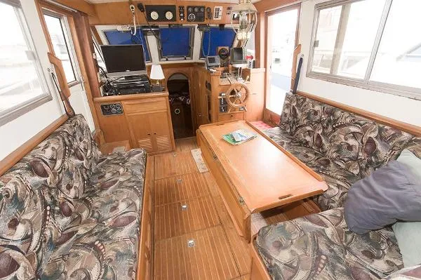 Slide: The Image of Ta Chiao CT 35 Sundeck MY Trawler 1986 - 1