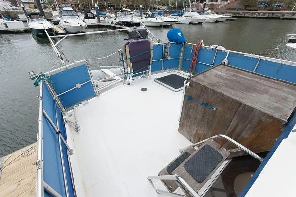 Slide: The Image of Ta Chiao CT 35 Sundeck MY Trawler 1986 - 11