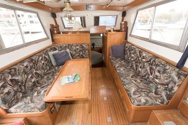 Slide: The Image of Ta Chiao CT 35 Sundeck MY Trawler 1986 - 2