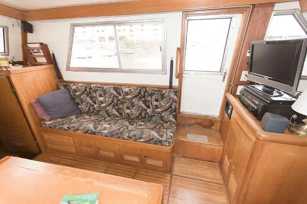 Slide: The Image of Ta Chiao CT 35 Sundeck MY Trawler 1986 - 3